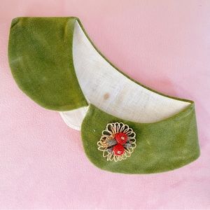 Girls vintage Peter Pan collar with embroidered flower